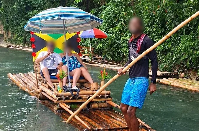 Radeau de bambou sur la Great River avec massage au calcaire
