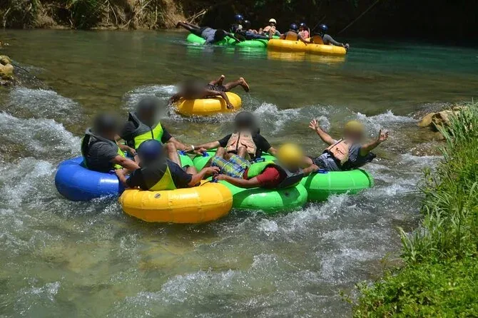 Tubing sur le Rio Bueno et plage